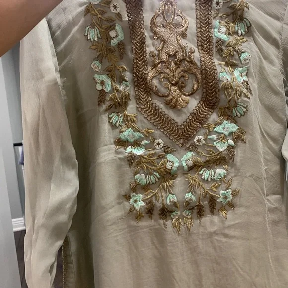 Indian Suit - Picture 5 of 6